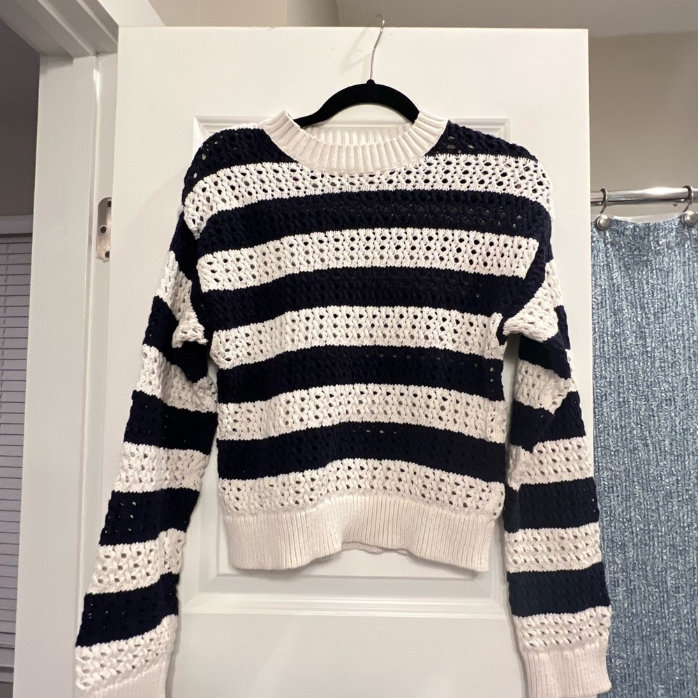 Universal Thread Blue and White Crew Neck Sweater